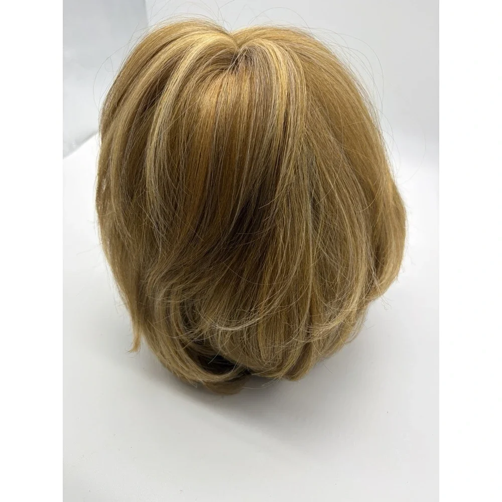 Short Vivica‎ A Fox Wig Layered Style Stretch Cap Blonde/ Carmel Gail